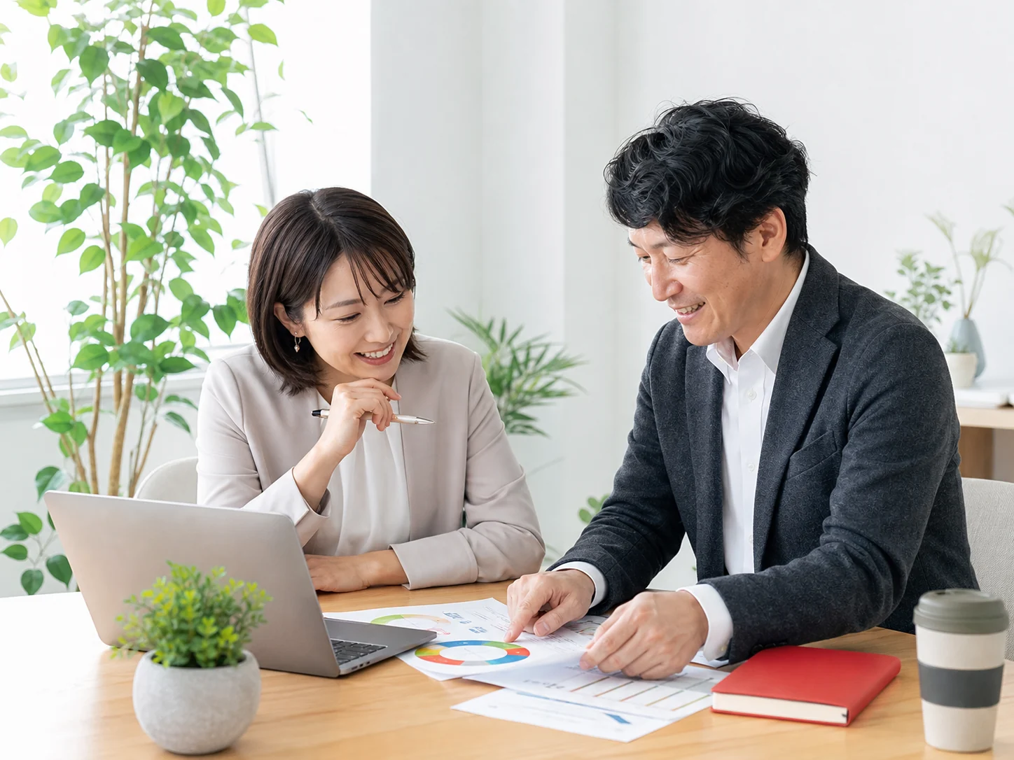 持続可能な経営を話し合う会計事務所の相談風景